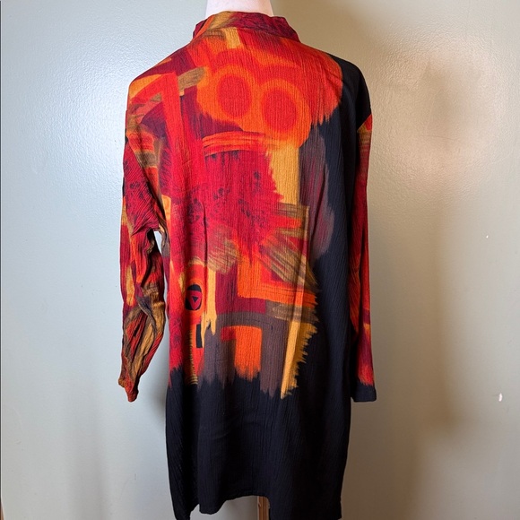 Women’s Black and Red Button-Up Shirt - Picture 5 of 7